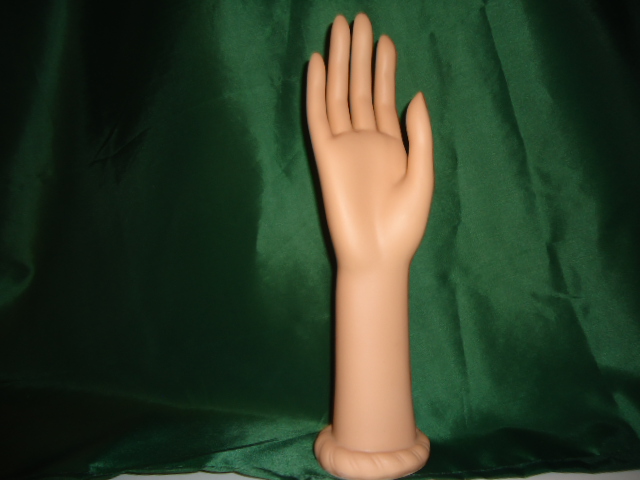 #40016XR 12" FEMALE PLASTIC DISPLAY HAND- FLESH TONE